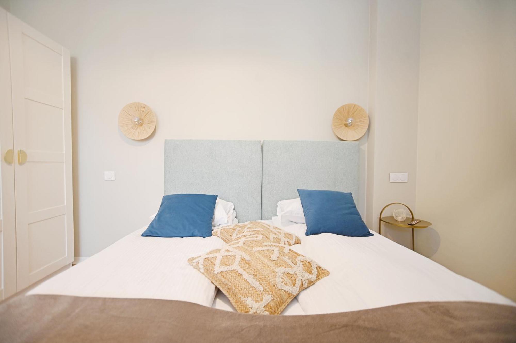 Victus Apartamenty, Compassi